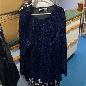 Women’s velour sparkly top